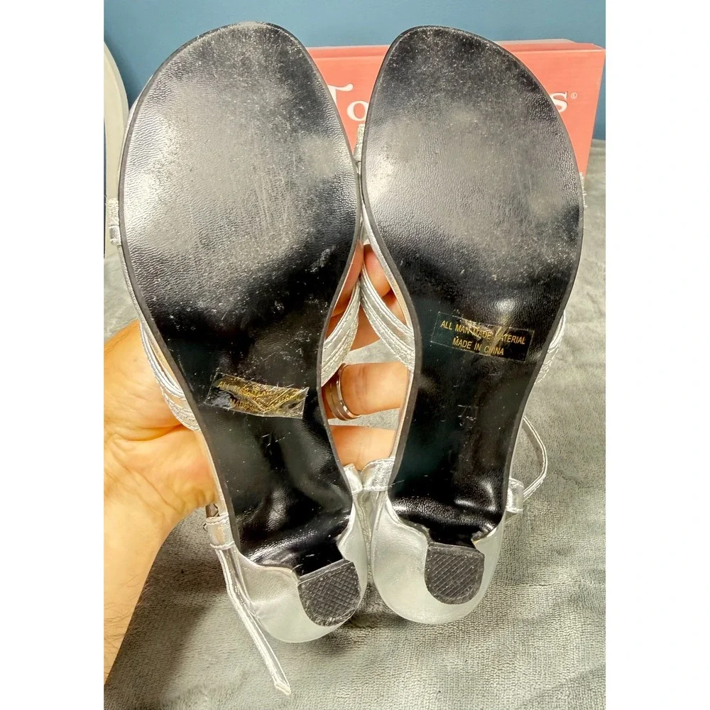 Touch Ups Melanie Womens 7 Silver Strappy Kitten Heel Sandals